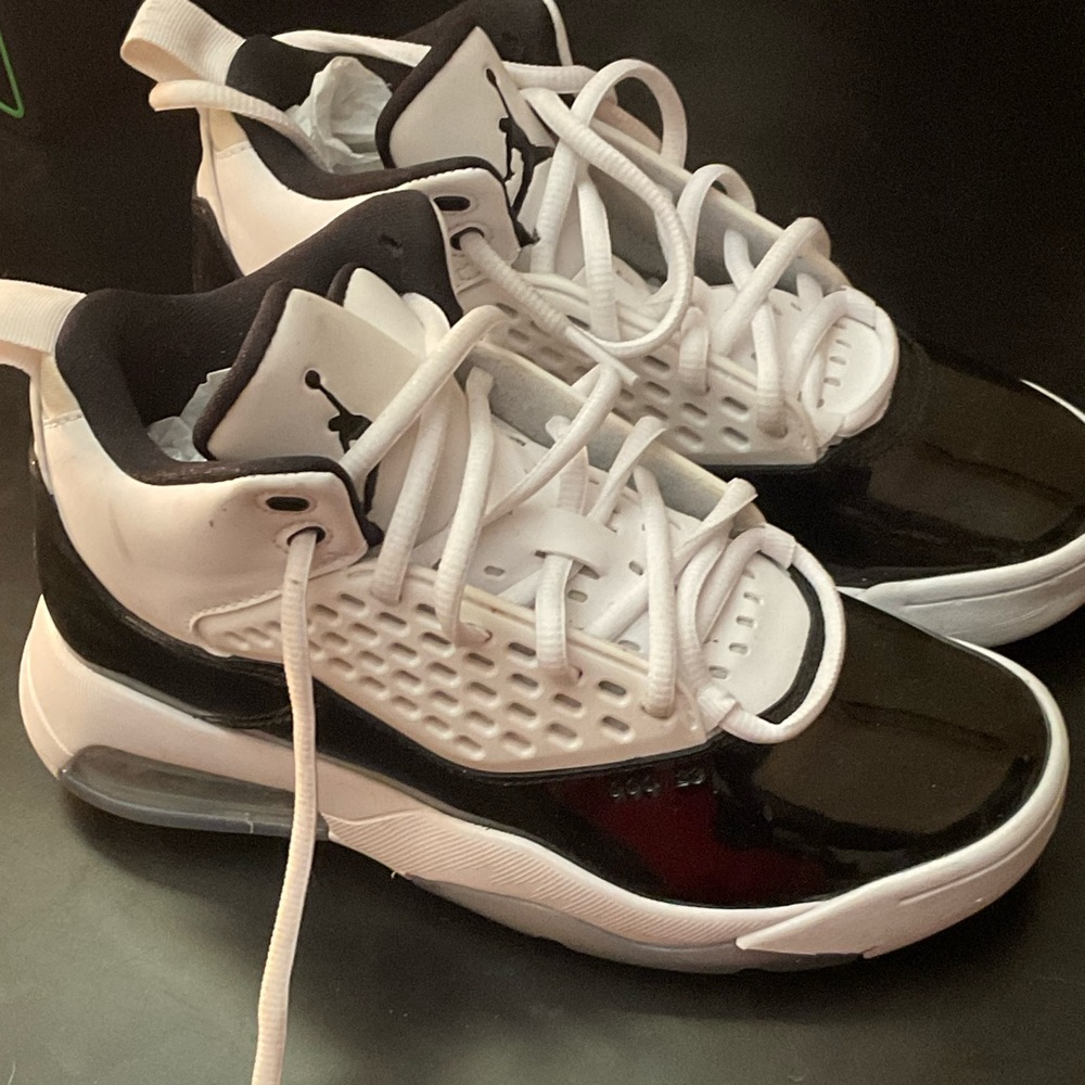 Air Jordan max is 200 shoes